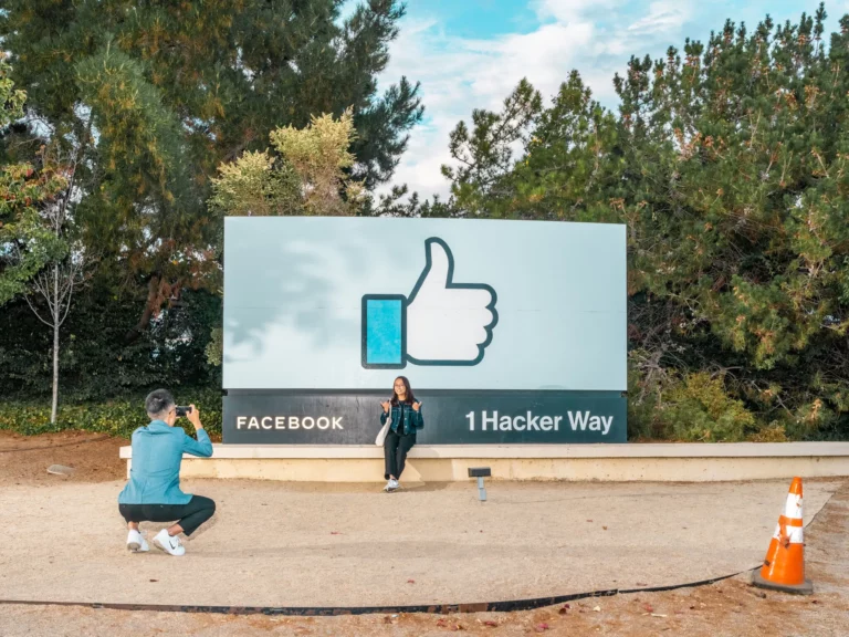 Facebook’s outage frustrates advertisers heading into the holiday season.